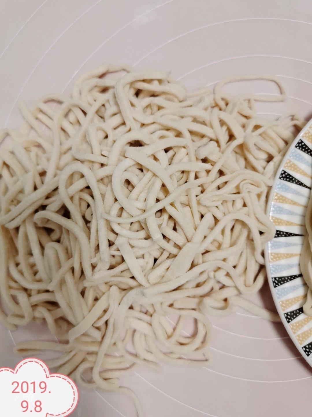 快手纯手工擀面条