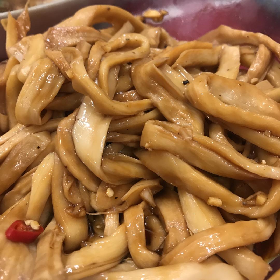 【凉拌手撕杏鲍菇】