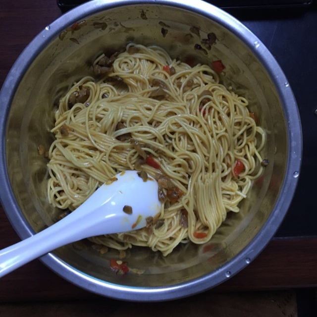 辣辣的干拌面