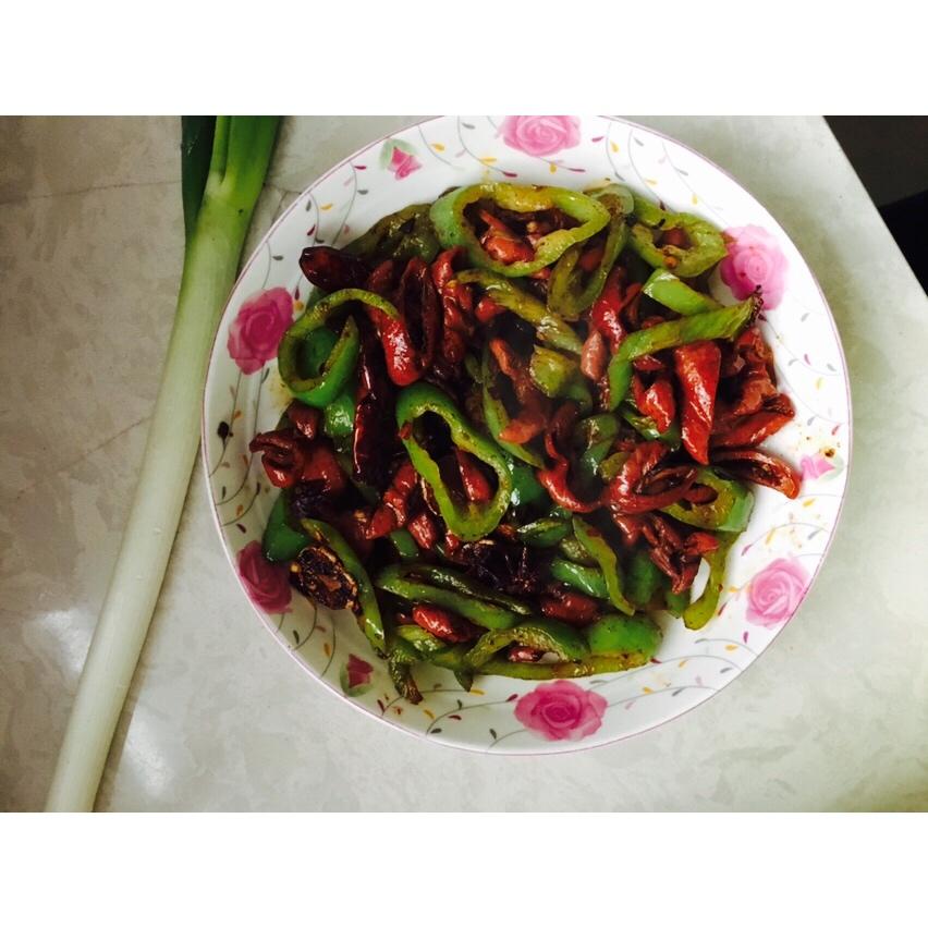 好吃到爆火爆肥肠