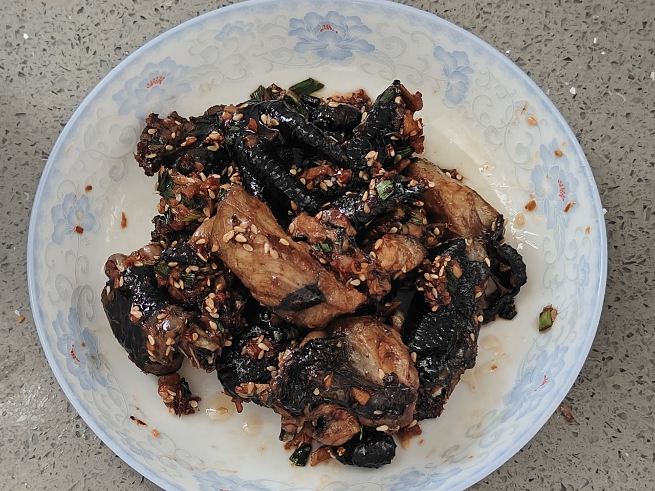 香飘千里之外的姜爆乌鸡，又名麻油鸡，月子鸡