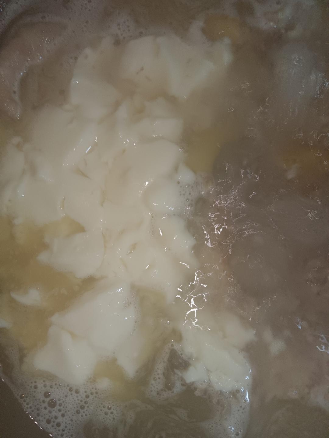 水豆腐鸡块汤的做法 步骤4