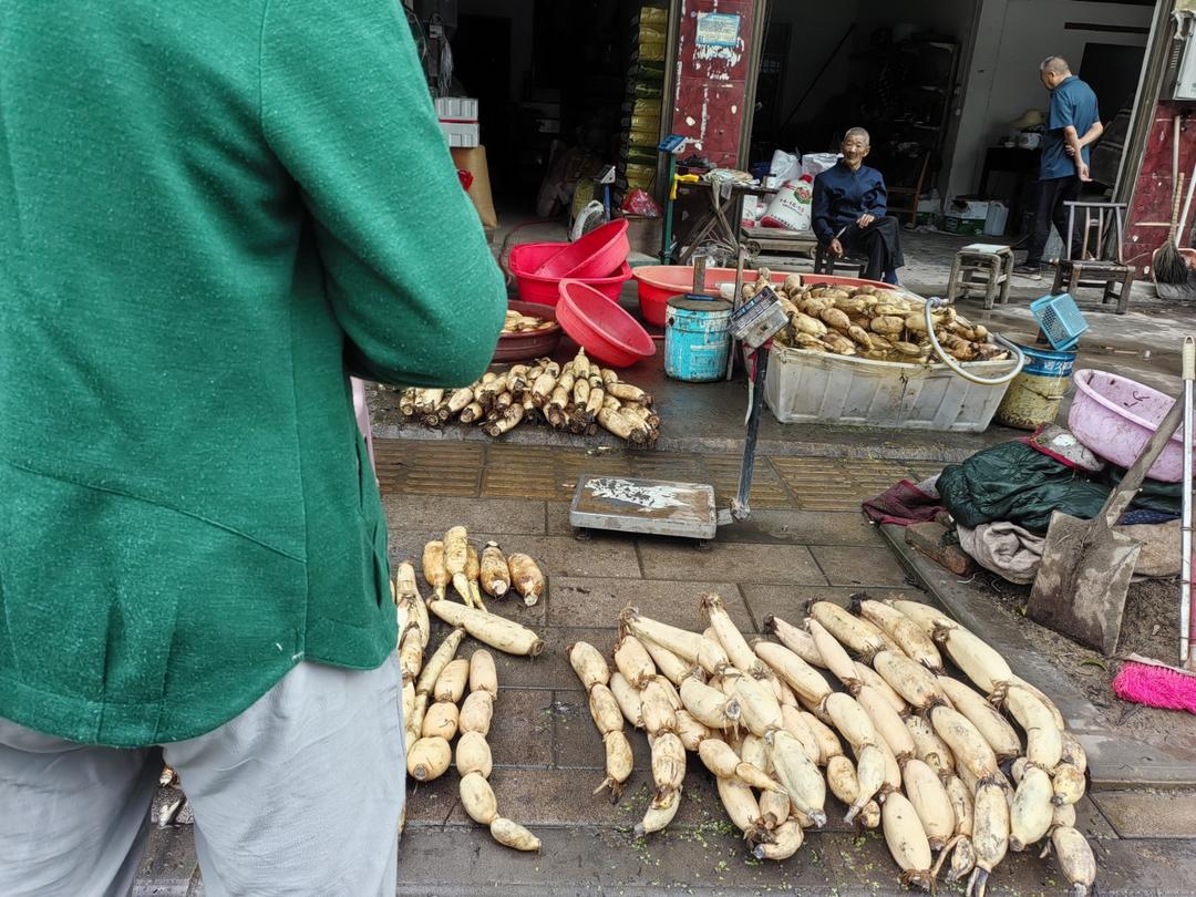 10分钟鲜掉眉毛的平菇肉片汤