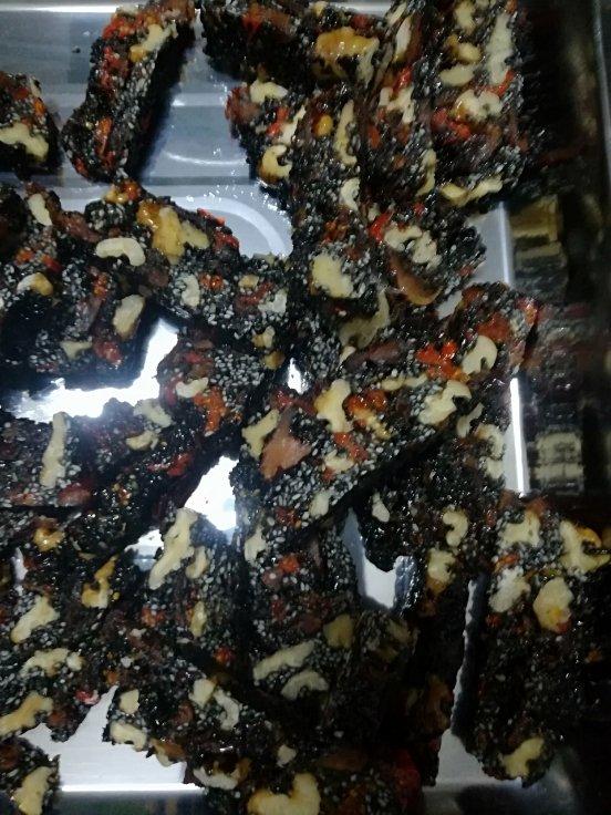 养生四物糕-红枣核桃枸杞黑芝麻