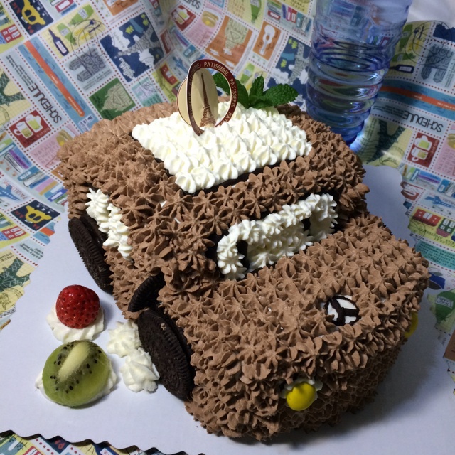 小汽车造型奶油蛋糕