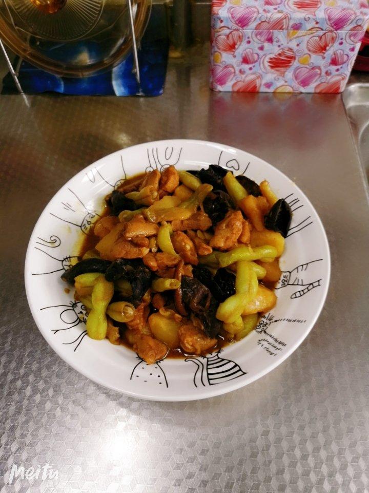 土豆豆角炖鸡块