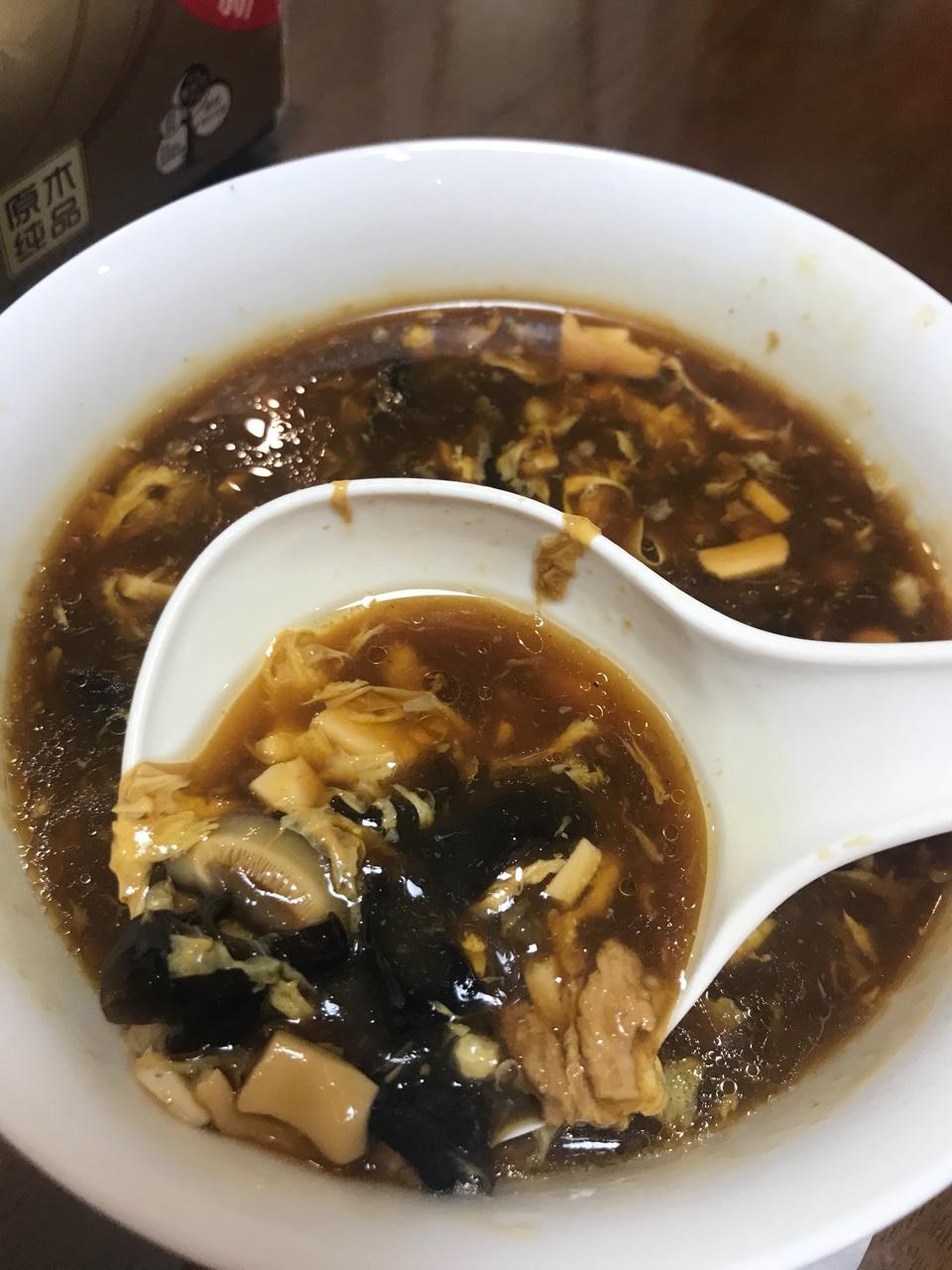 酸辣汤 Spicy & Sour Shredded Pork Soup