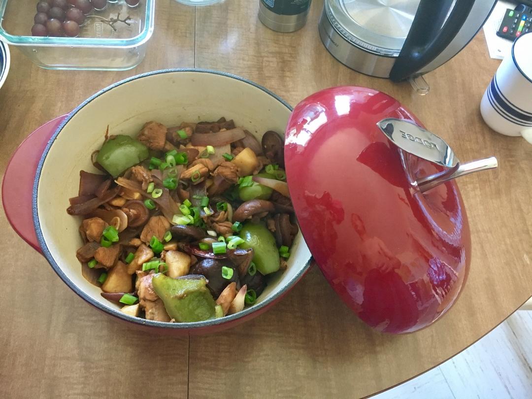 【黄焖鸡米饭】