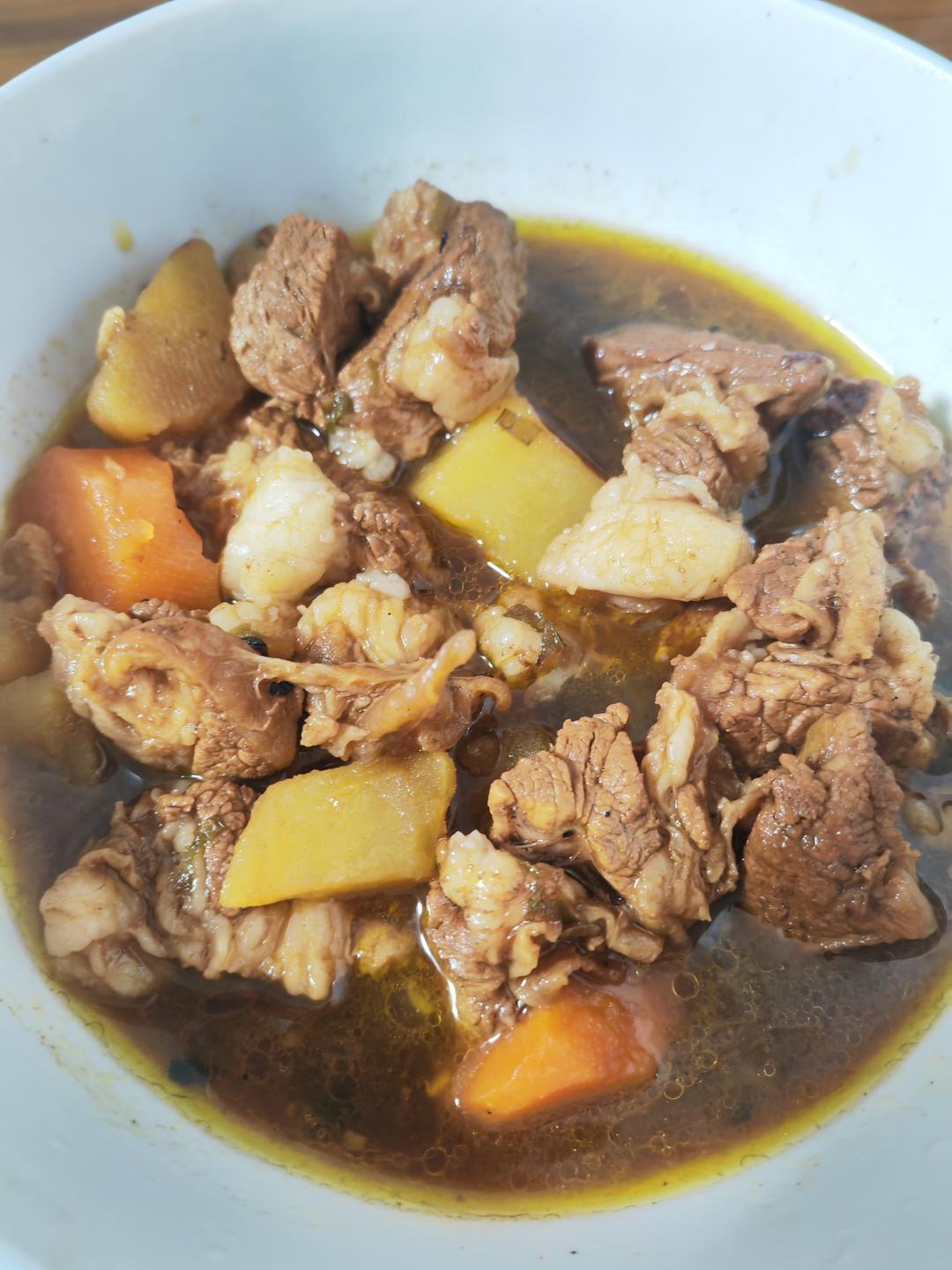 沙沙土豆胡萝卜炖牛肉