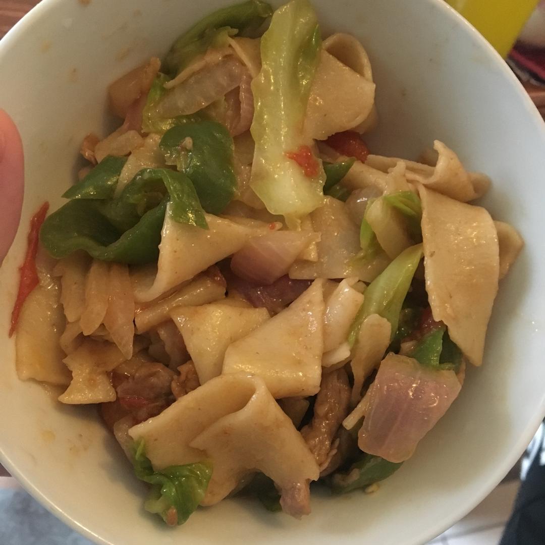 秒杀拉面店里的牛肉炒刀削面