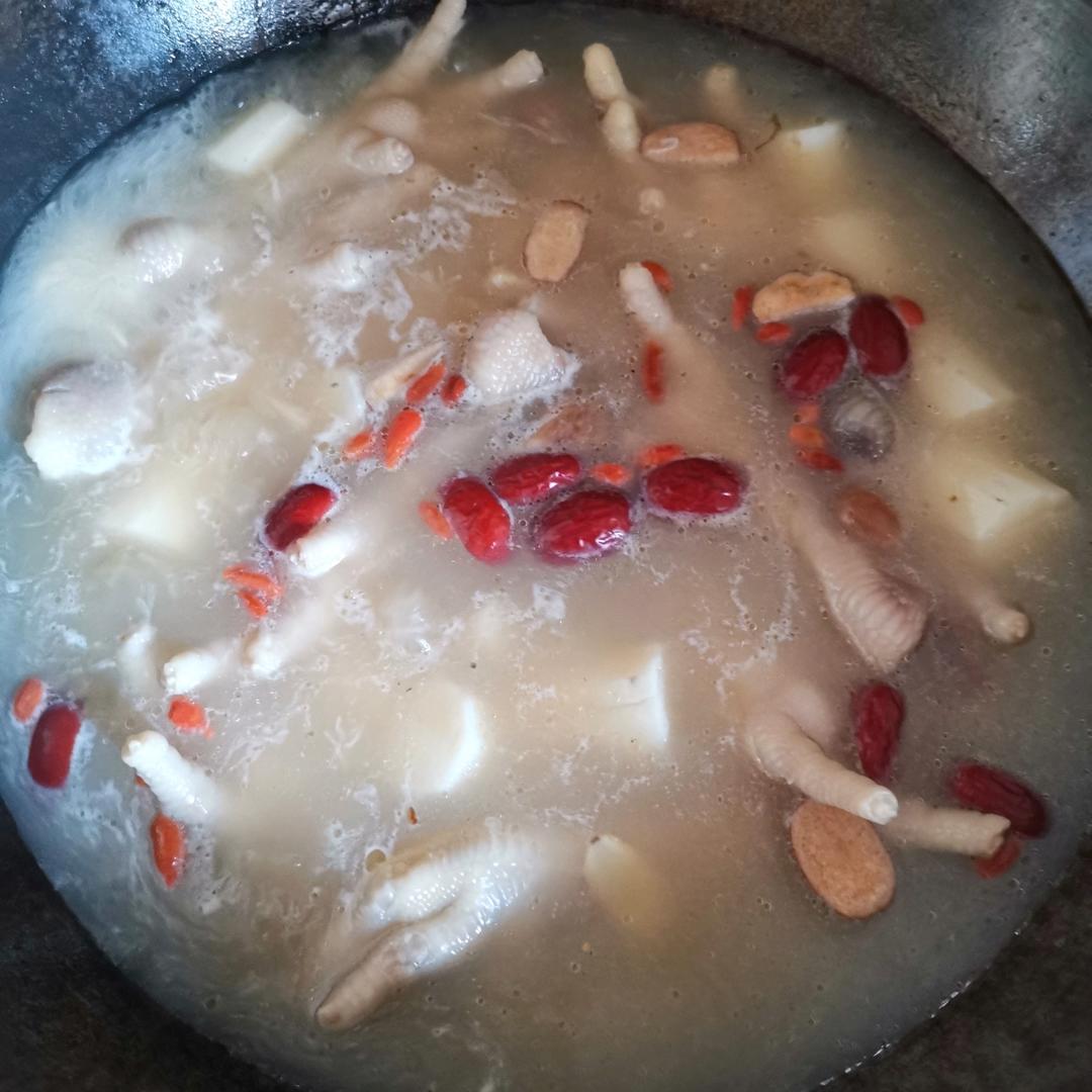 广式药材浸鸡爪，药膳鸡爪