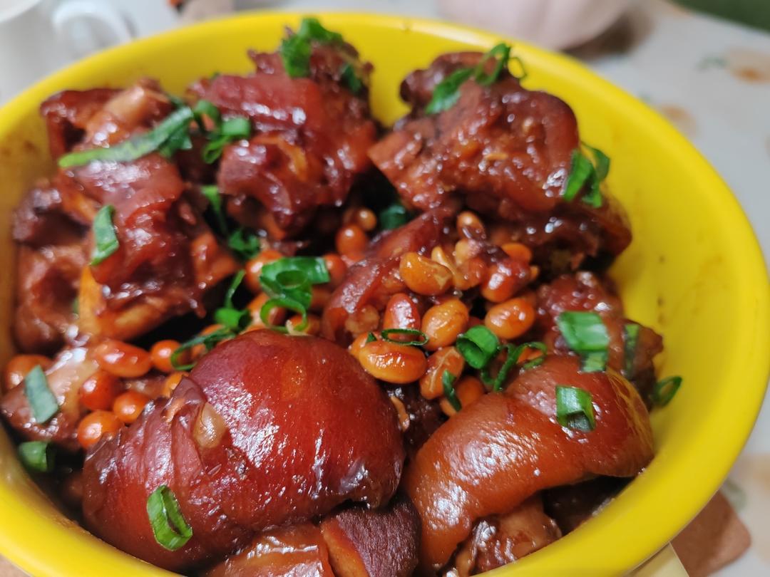 软糯好吃的红烧猪蹄