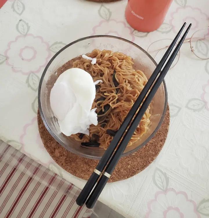 家常面｜简单又好吃的😋葱油拌面