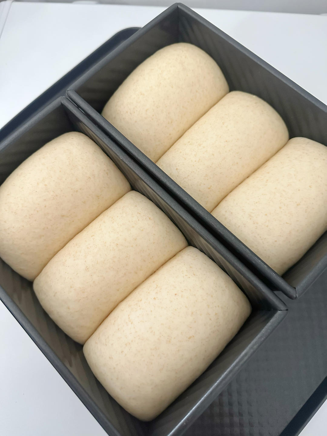 柔软的蜂蜜牛乳全麦吐司