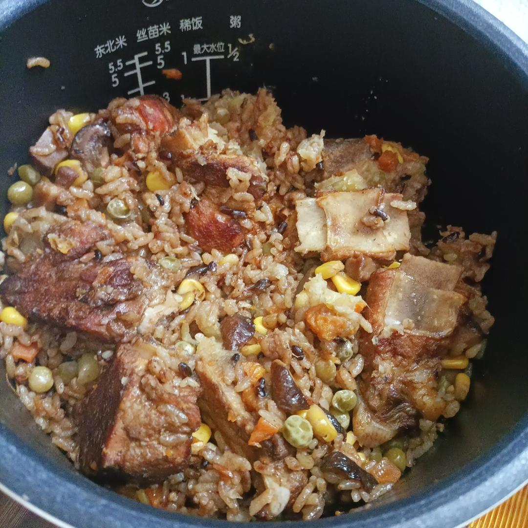 喷香排骨焖饭（爆好吃）