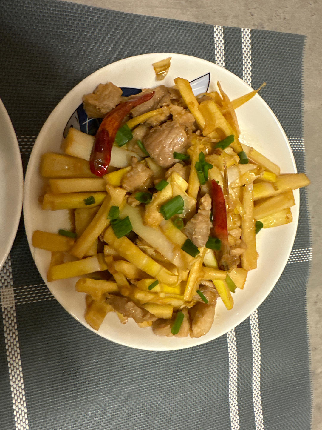 春笋炒肉（附这道菜的最佳打开方式）