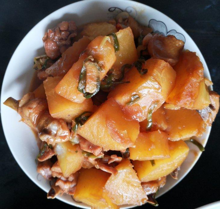 土豆炖鸡块