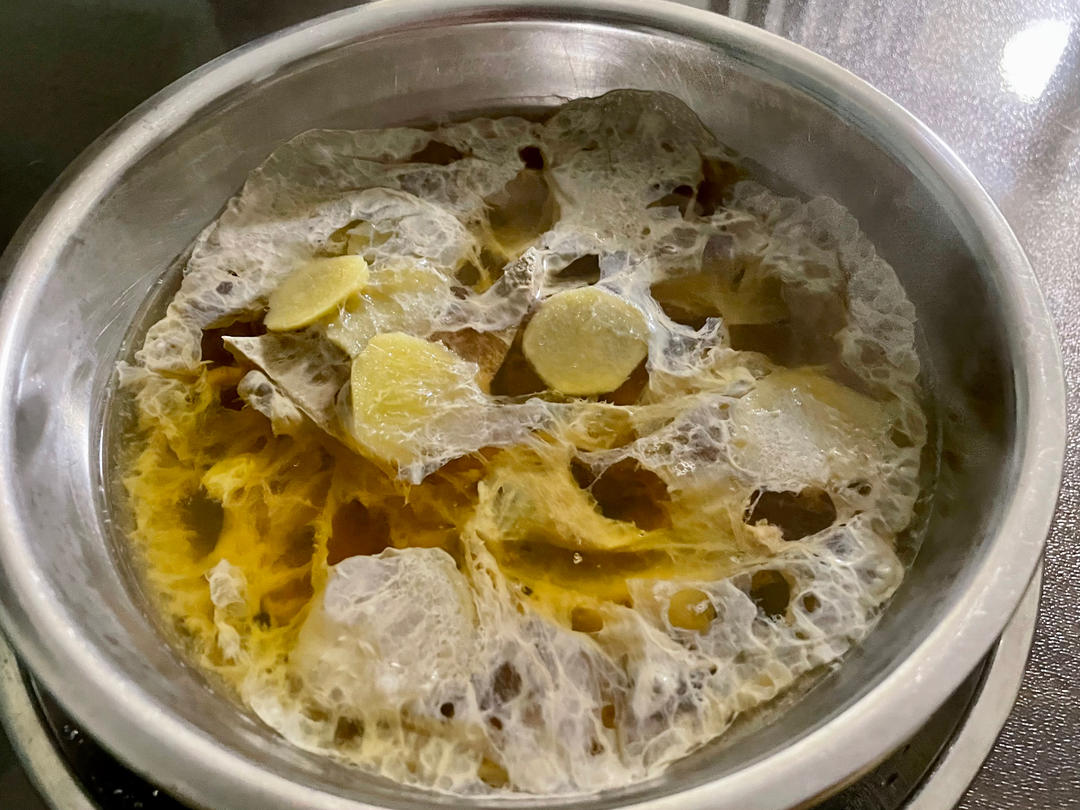 炖猪润（猪肝）水