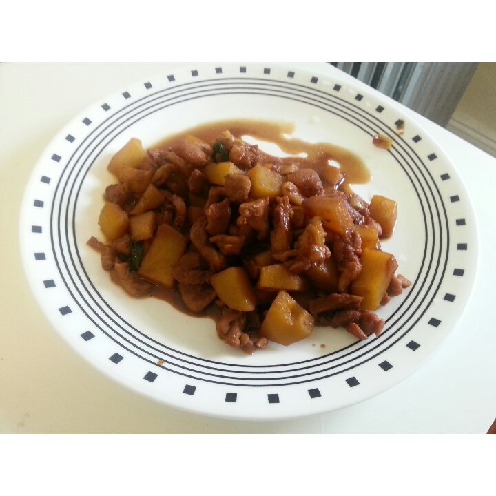 土豆炖鸡块