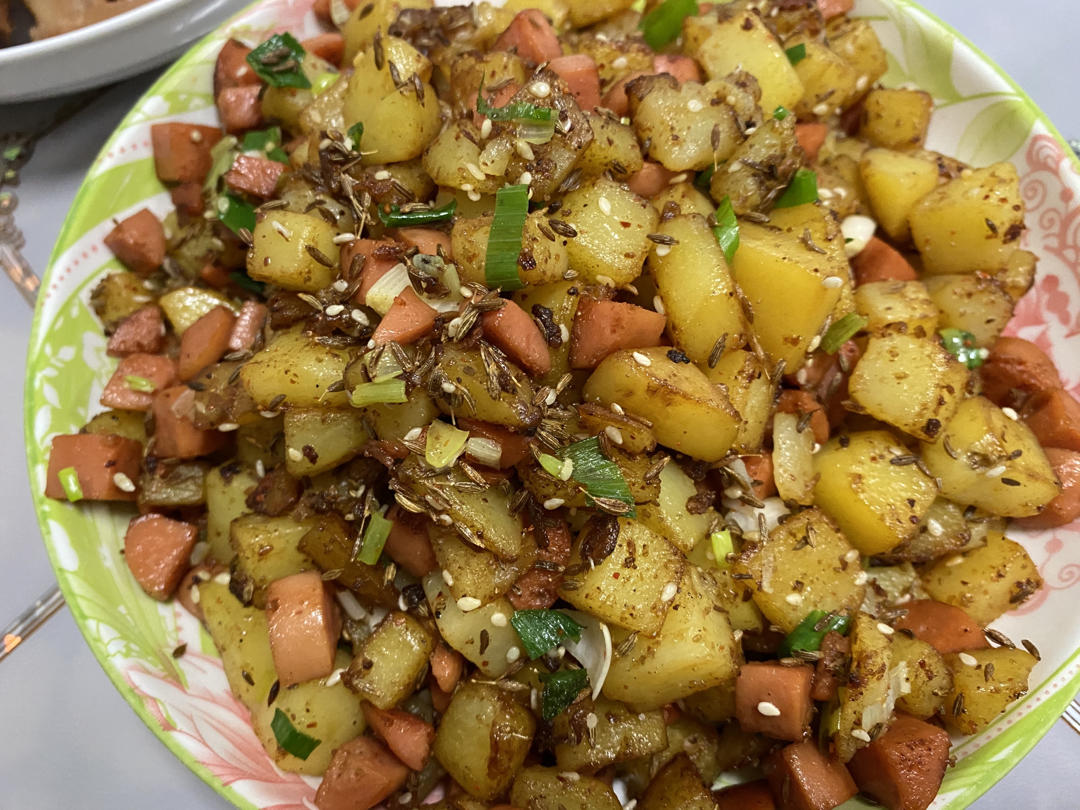 香辣过瘾的孜然土豆火腿，比路边摊还好吃