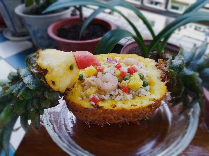 鸟语花香菠萝炒饭