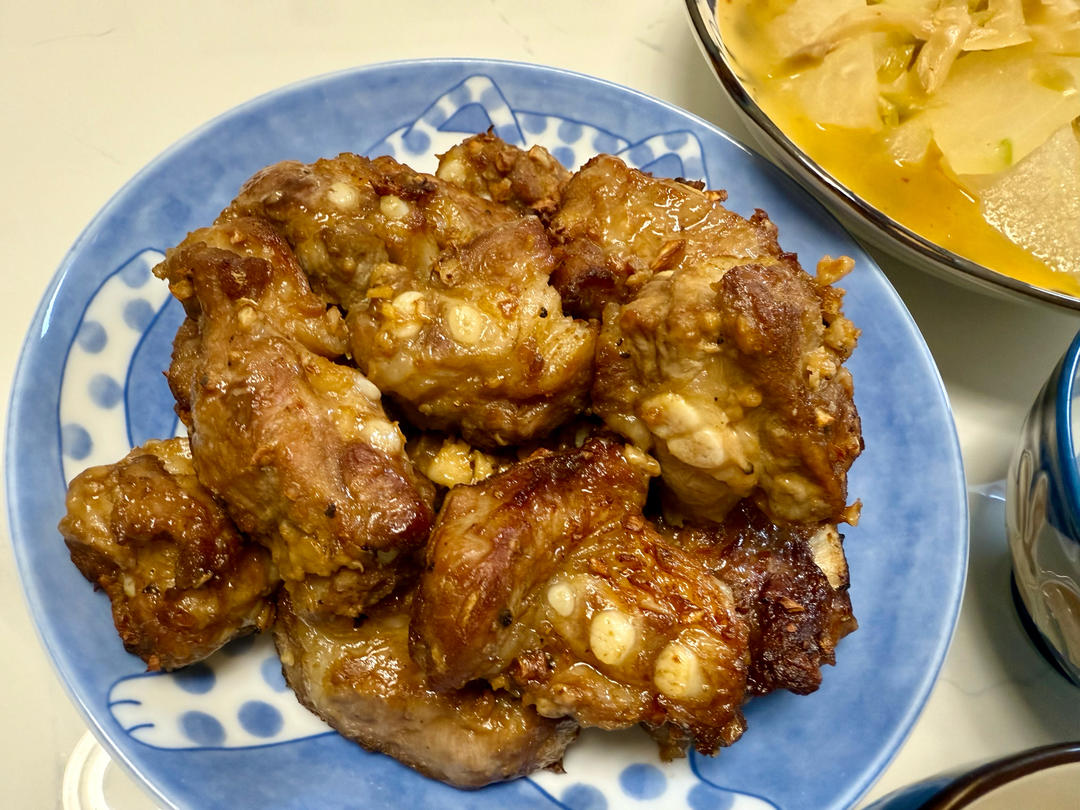 空气炸锅蒜香排骨，巨香巨好吃，简单易操作