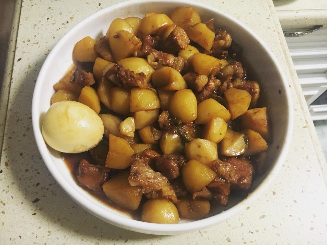 红烧肉炖土豆