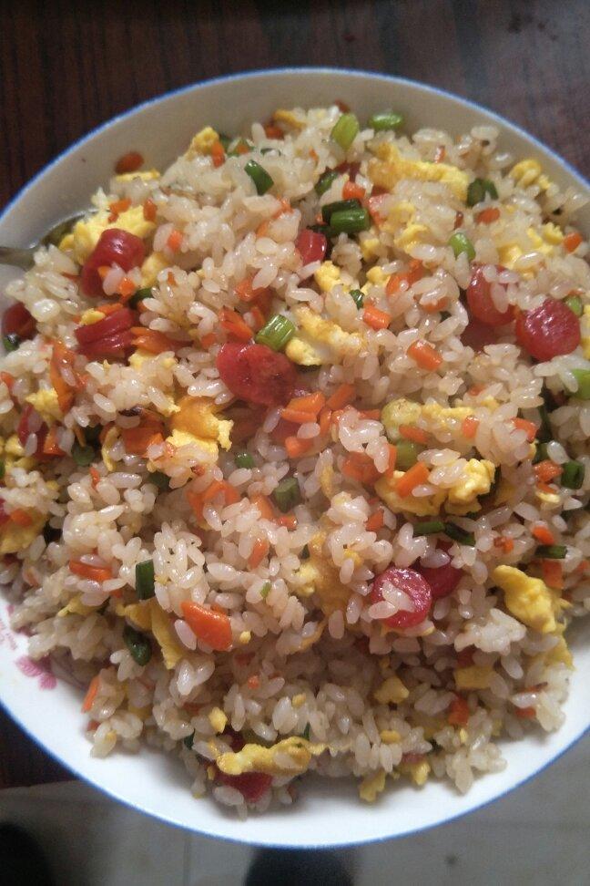 粒粒炒饭（米饭不粘粒粒分明的方法）