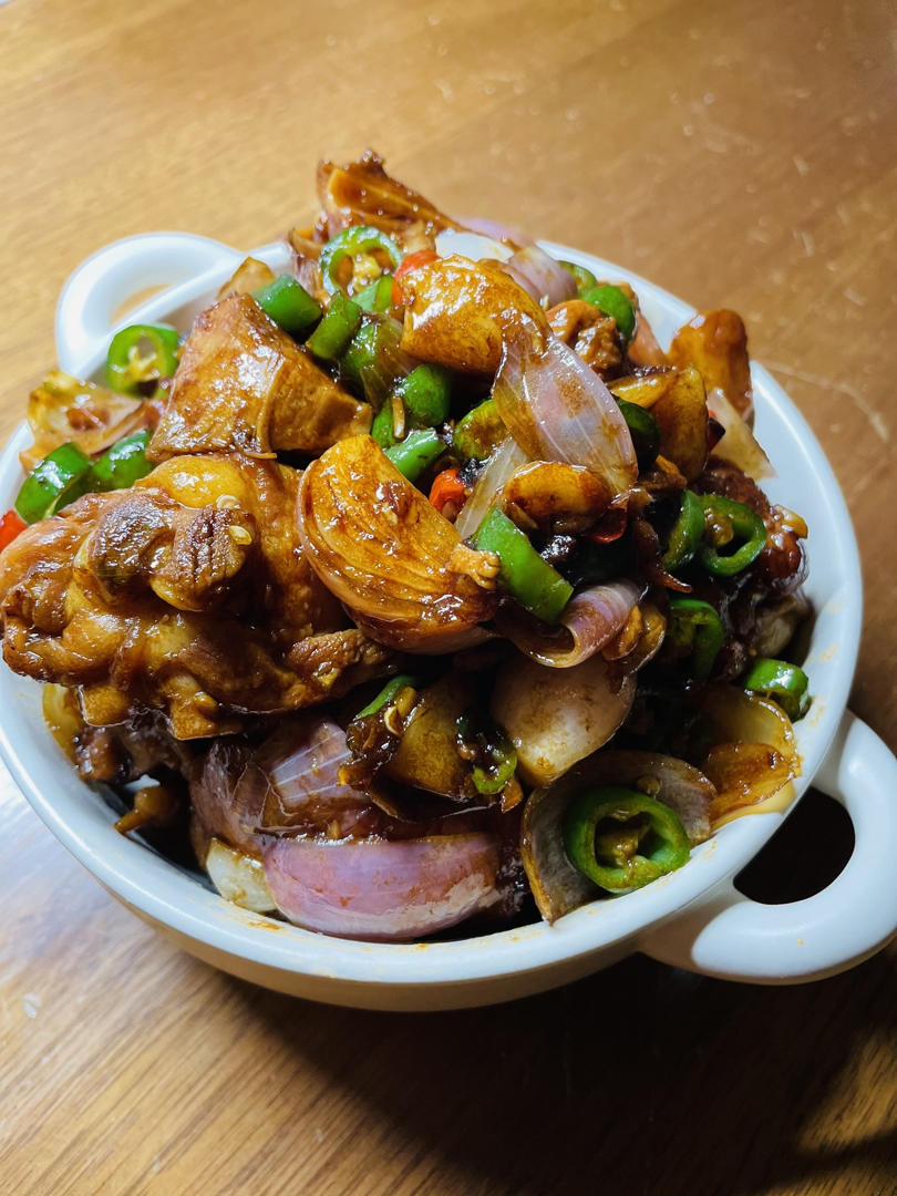不加一滴水的家庭版三杯鸡👉超嫩滑！巨下饭！