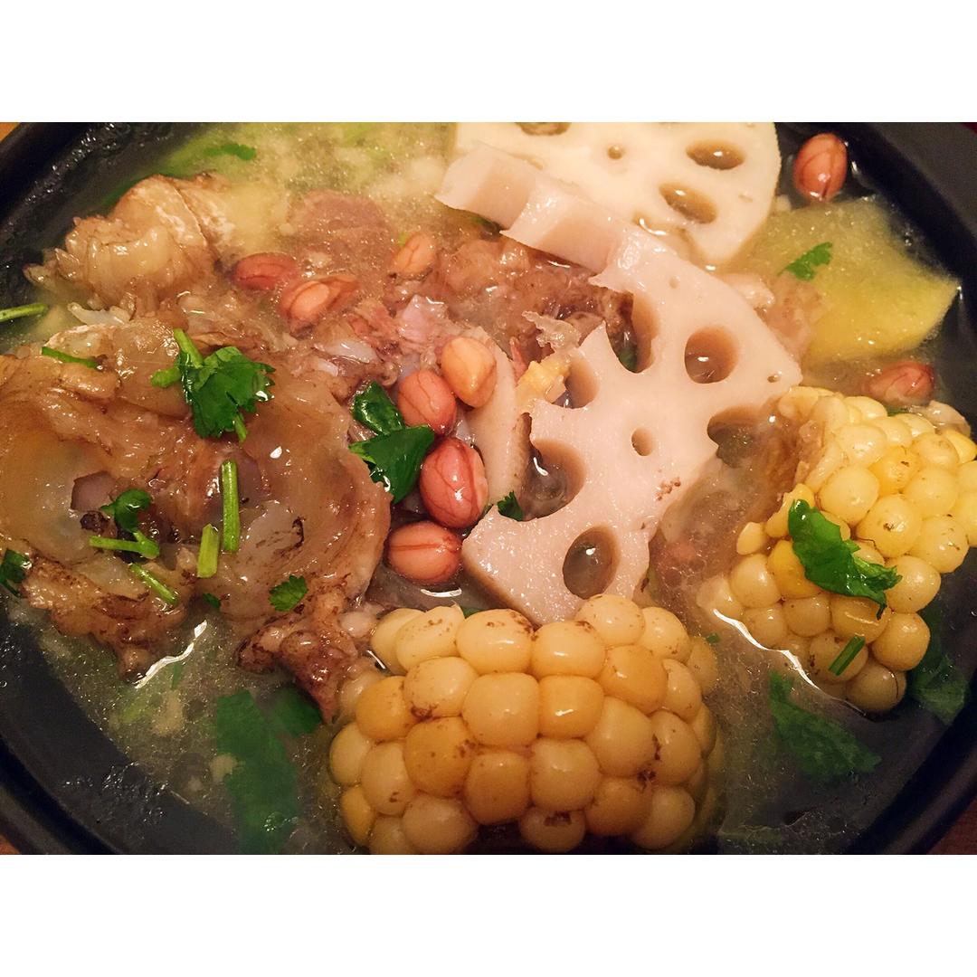 玉米莲藕筒骨汤