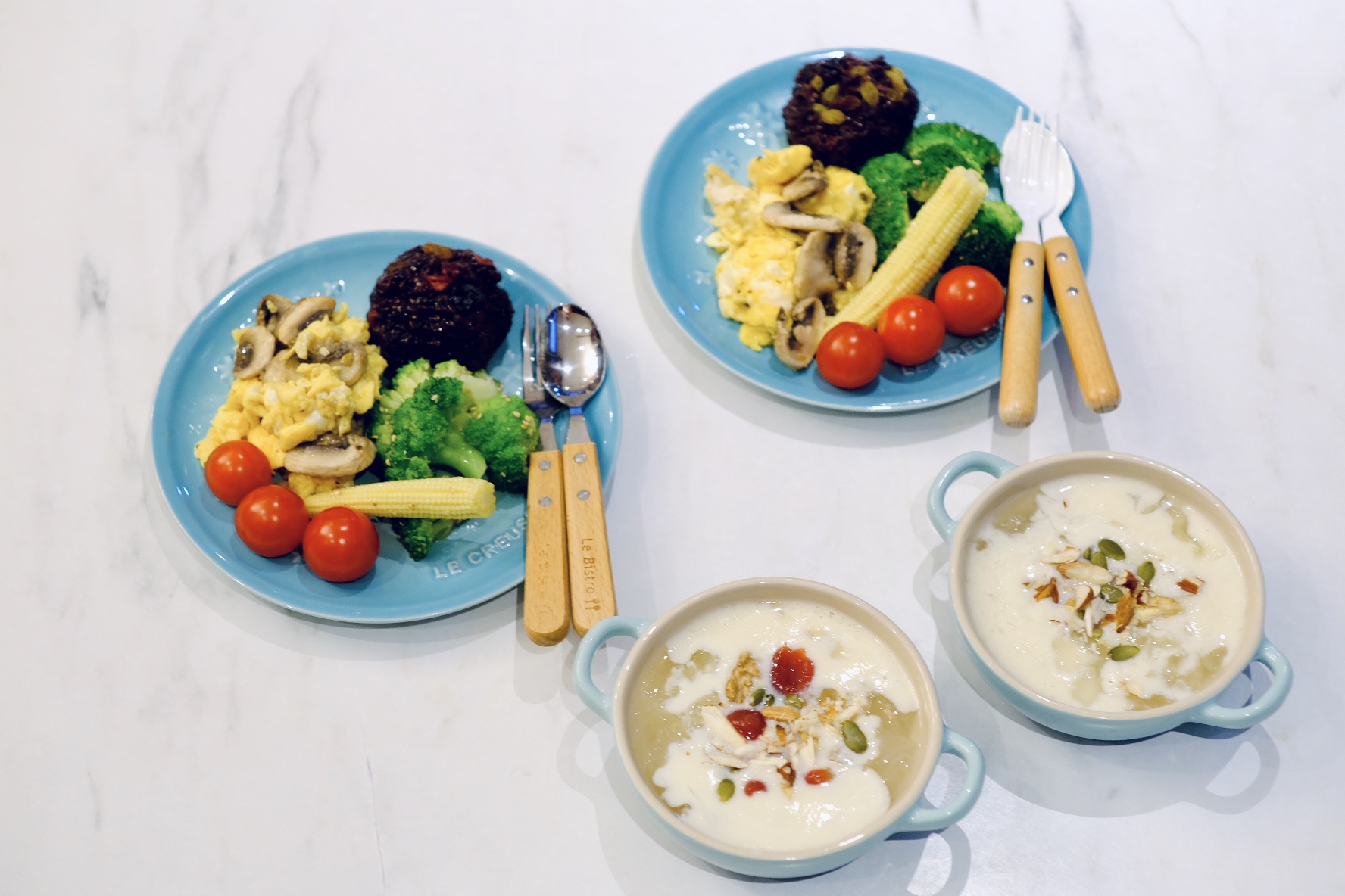 香蕉牛奶银耳羹|血糯米果干饭团+口蘑炒蛋的做法