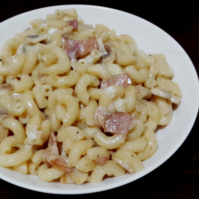 白蘑菇奶油培根意面
