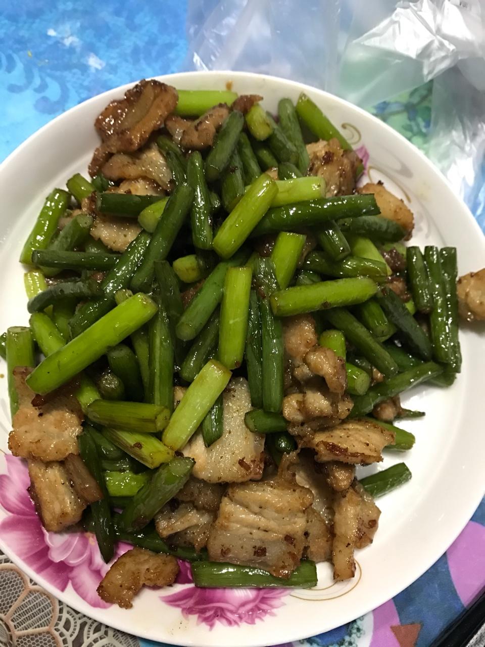 妈妈牌蒜薹炒肉