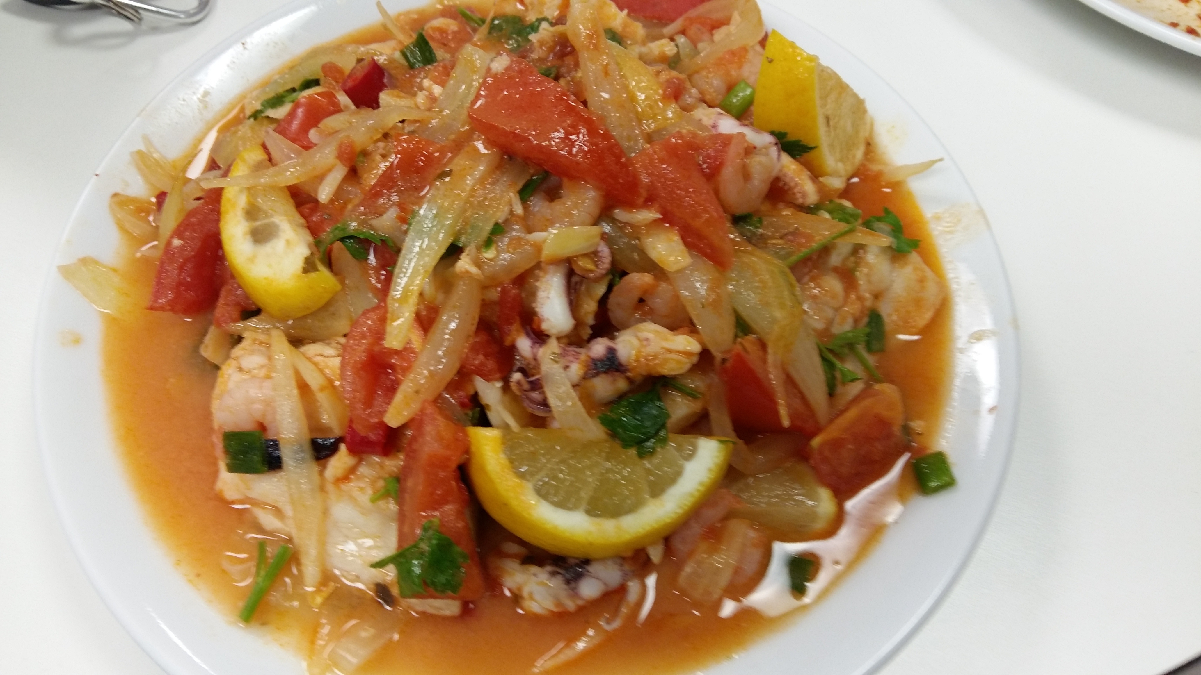 Pescado Sudado Mixto (秘鲁炖鱼)