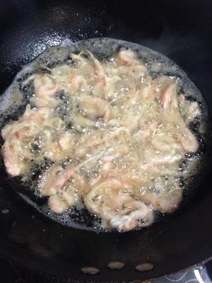 炸河虾的做法 步骤2