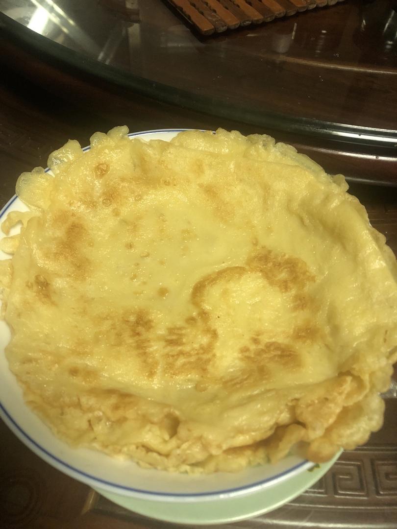 鼓大泡的鸡蛋灌饼(附煎饼酱做法)