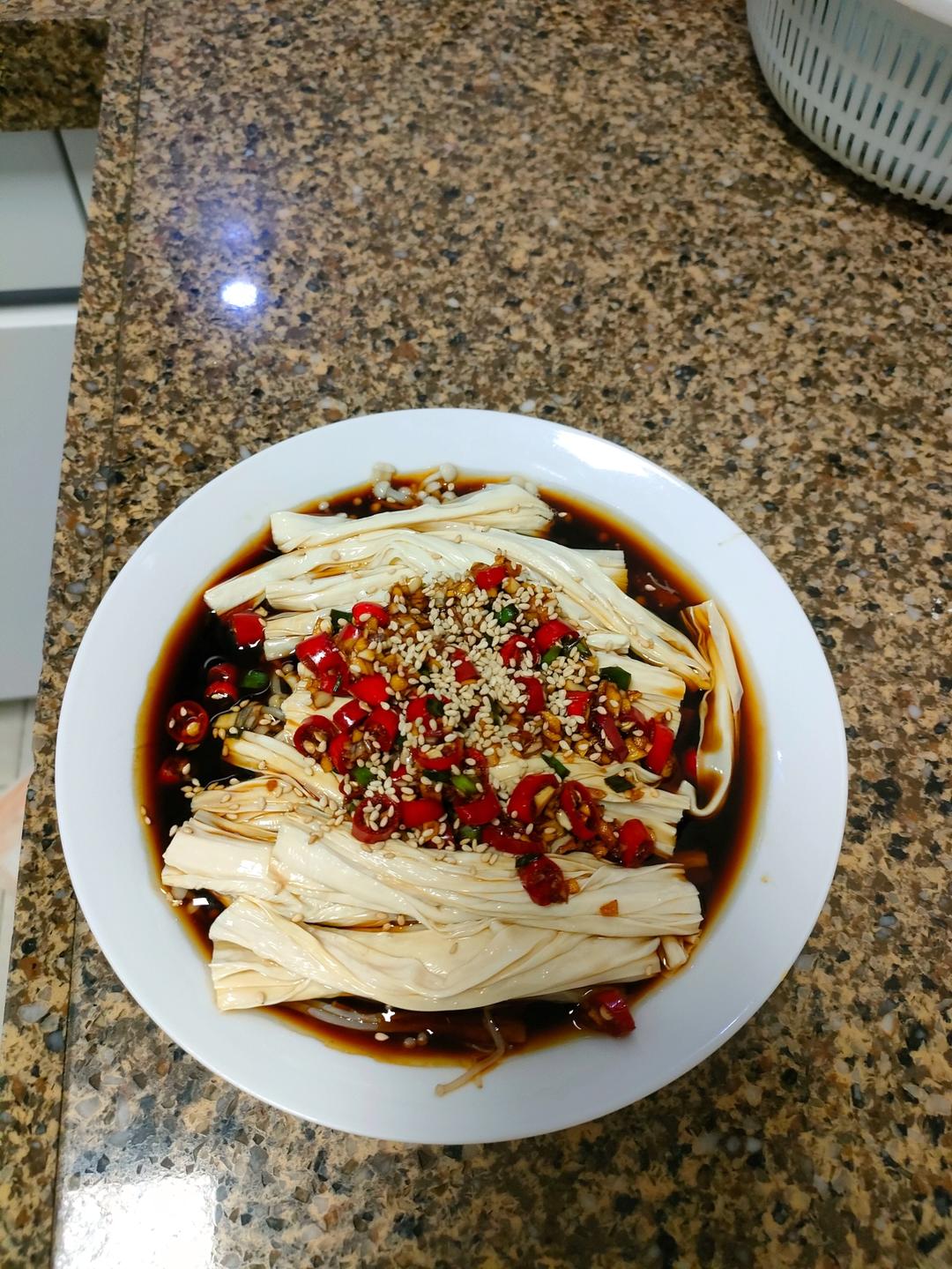 凉拌金针菇