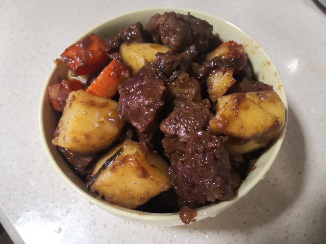 沙沙土豆胡萝卜炖牛肉