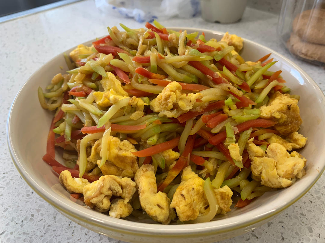 低脂低卡一口一个西葫芦鸡蛋素蒸包