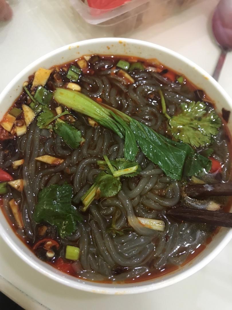 🔥爽到爆的自制酸辣粉，酸辣开胃比外面好吃百倍！