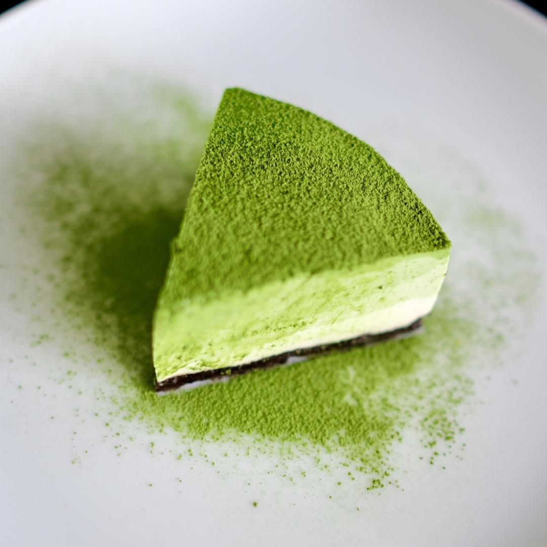 渐变抹茶慕斯蛋糕：我Amanda带着既美又作的抹茶甜点又来了！【曼食慢语】