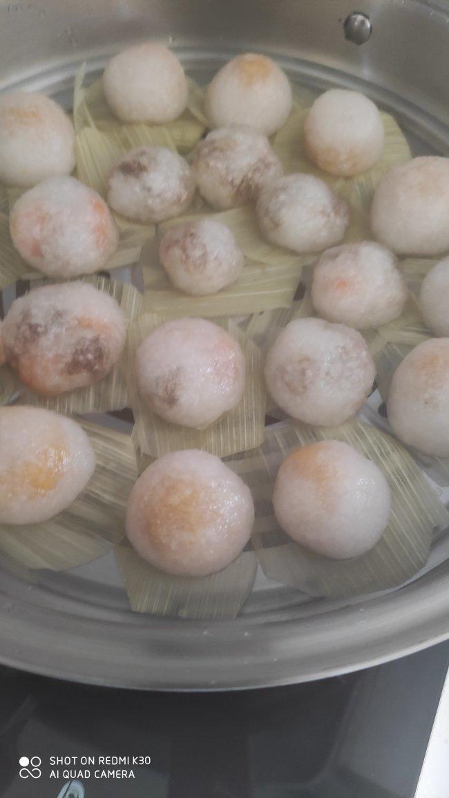 就像有句话所说：成年人的世界里，从来就没有“容易”二字。很多时候，你只能单枪匹马，直面生活的兵荒马乱。