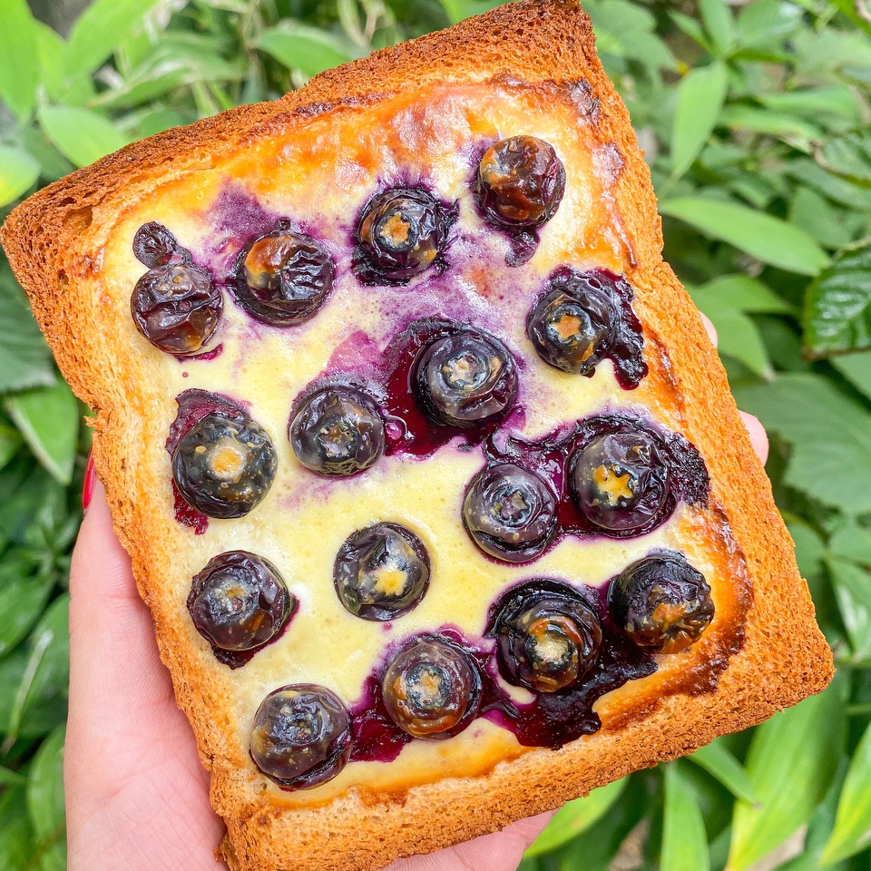 五分钟快手早餐❗️爆浆蓝莓吐司✅好吃解馋的做法