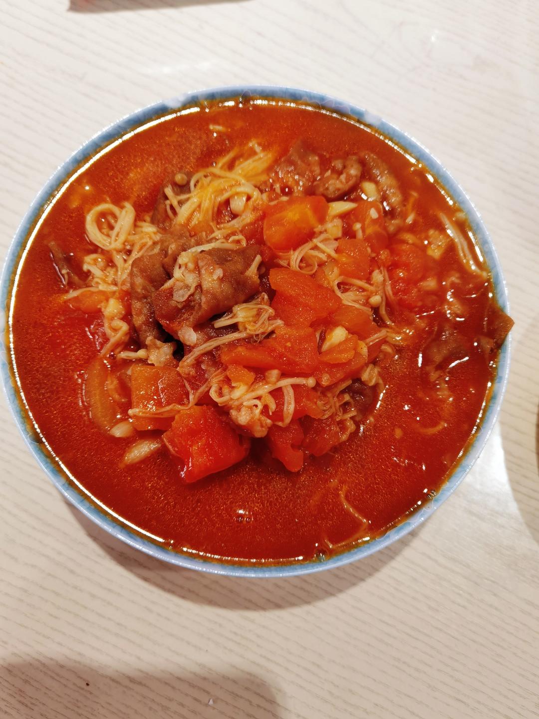 番茄金针菇肥牛(汤浓入味、酸甜适宜)