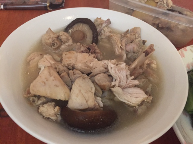 香菇炖鸡汤