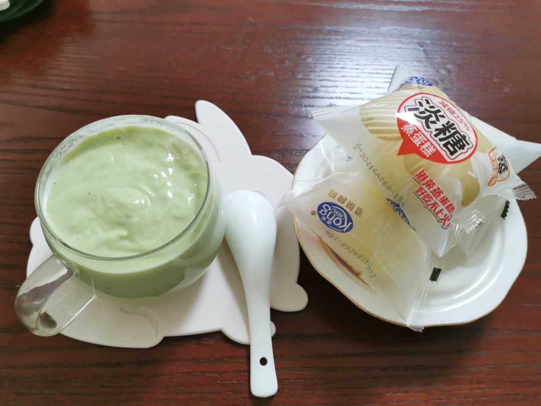 巨好喝的牛油果奶昔，超级简单