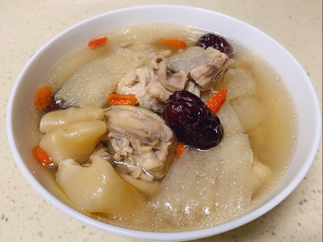 美容补气的竹荪花胶鸡汤的做法