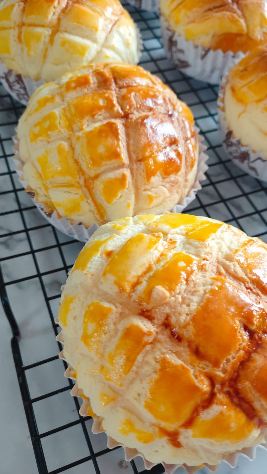 梦鸽61做的菠萝包