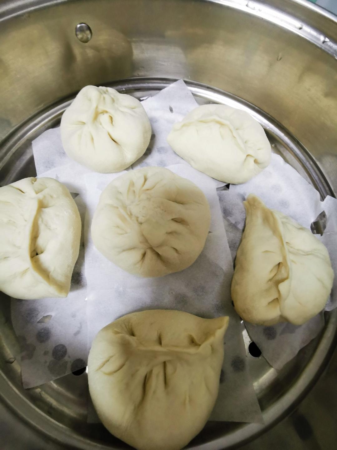 荠菜猪肉包子