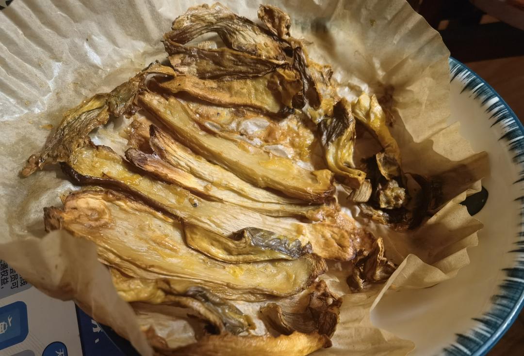 空气炸锅烤平菇～吃出了烤肉的味道，太好吃了